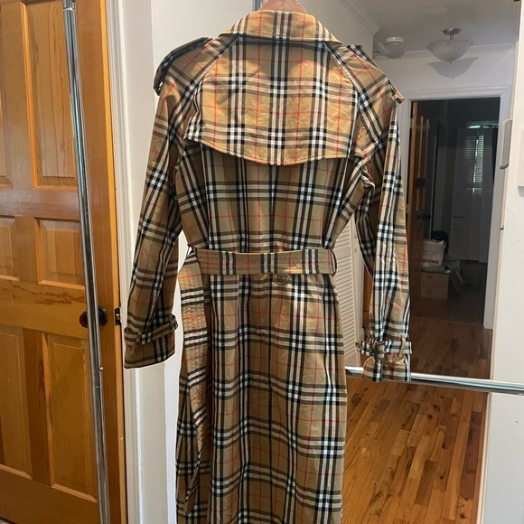 WOMAN’S BURBERRY LONG COLLAR TRENCH COAT - Picture 10 of 10